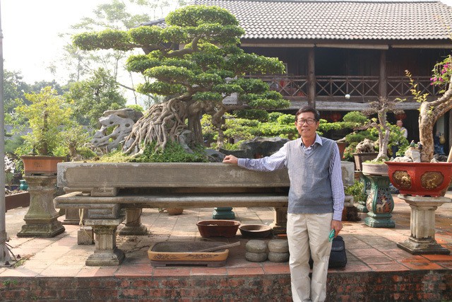  Nghệ nhân Đặng Xuân Cường nổi tiếng trong giới chơi cây nhờ sở hữu nhiều cây cảnh độc, lạ. 