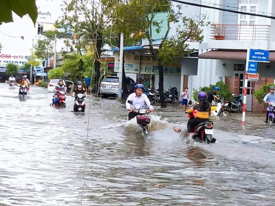 Bão số 1 tăng cấp, các tỉnh Nam Bộ ngập nặng
