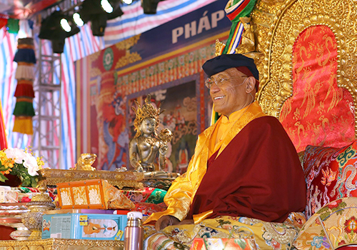 Đức Gyalwang Drukpa kêu gọi mọi người sống yêu thương bằng chính những hành động cụ thể với môi trường xung quanh.