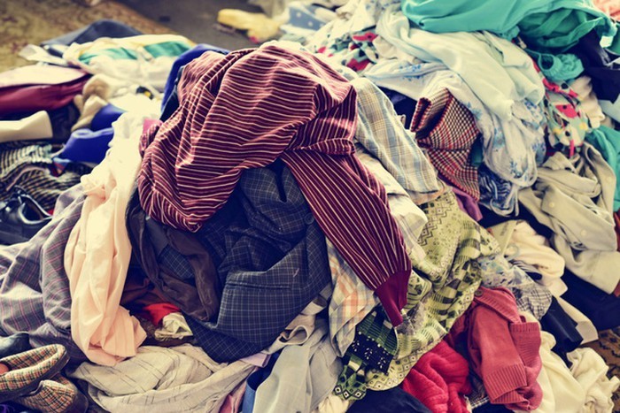 Cô gái dọn tủ vứt bỏ đi 5 bao tải quần áo: Cái kết bất ngờ sau 2 năm