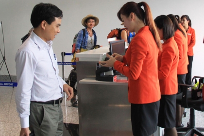 Sân bay Nội Bài hạn chế người nhà tiễn hành khách đi quốc tế