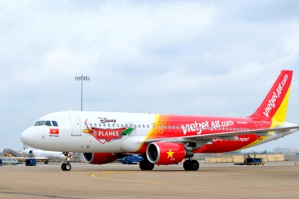 Máy bay Vietjet Air bị hỏng lốp sau khi hạ cánh xuống Tân Sơn Nhất