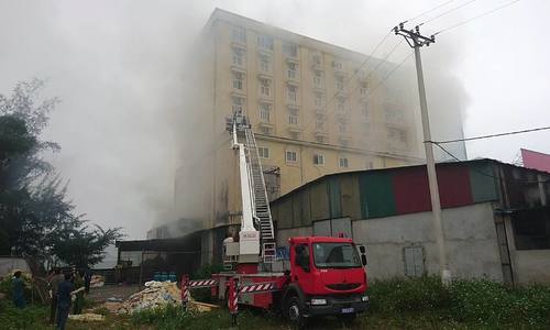 Cháy lớn tại khách sạn ở Nghệ An