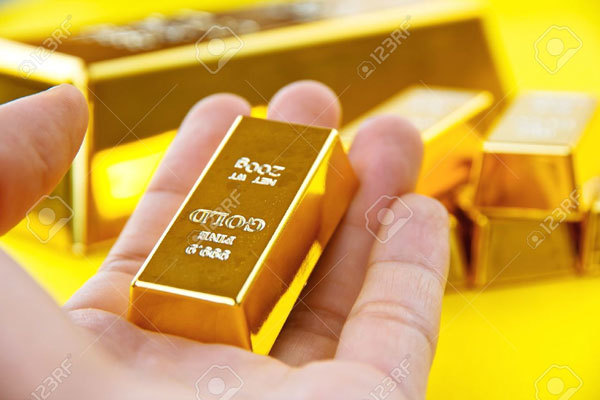 Giá vàng hôm nay 29/3: USD tăng vọt, vàng tụt giảm