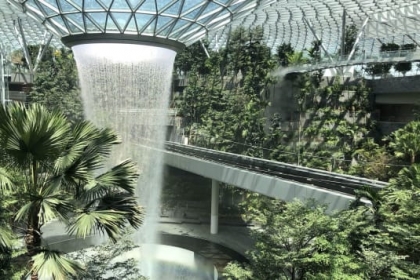 Sân bay Changi sắp khánh thành tổ hợp với thác nước 40 m trong nhà
