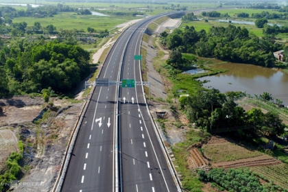 Chính phủ yêu cầu dồn toàn lực giải phóng mặt bằng dự án cao tốc Bắc Nam