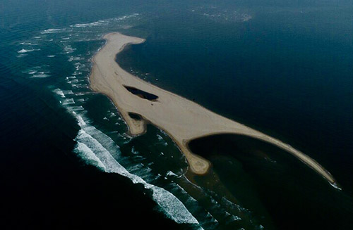 Cồn cát trên biển Cửa Đại, Quảng Nam. Ảnh: Minh Hải.