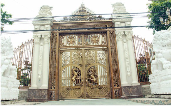 Choáng váng trước tòa lâu đài xây gần 10 năm của triệu phú Nam Định, ngày cưới cô dâu nhận vương miện 100 cây vàng - Ảnh 8.