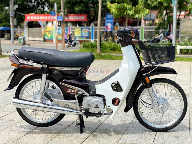 Honda Dream Việt 12 năm tuổi biển số VIP giá hơn 200 triệu đồng - Ảnh 2.