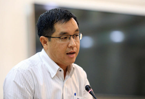 Ông Huỳnh Thanh Khiết, Phó chủ tịch UBND quận 2. Ảnh: Hữu Khoa.