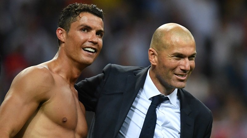 Zidane và Ronaldo cùng về MU, Real đàm phán gấp Hazard