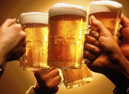 Mọi hình thức quảng cáo rượu, bia phải kèm theo cảnh báo về tác hại của đồ uống này. 