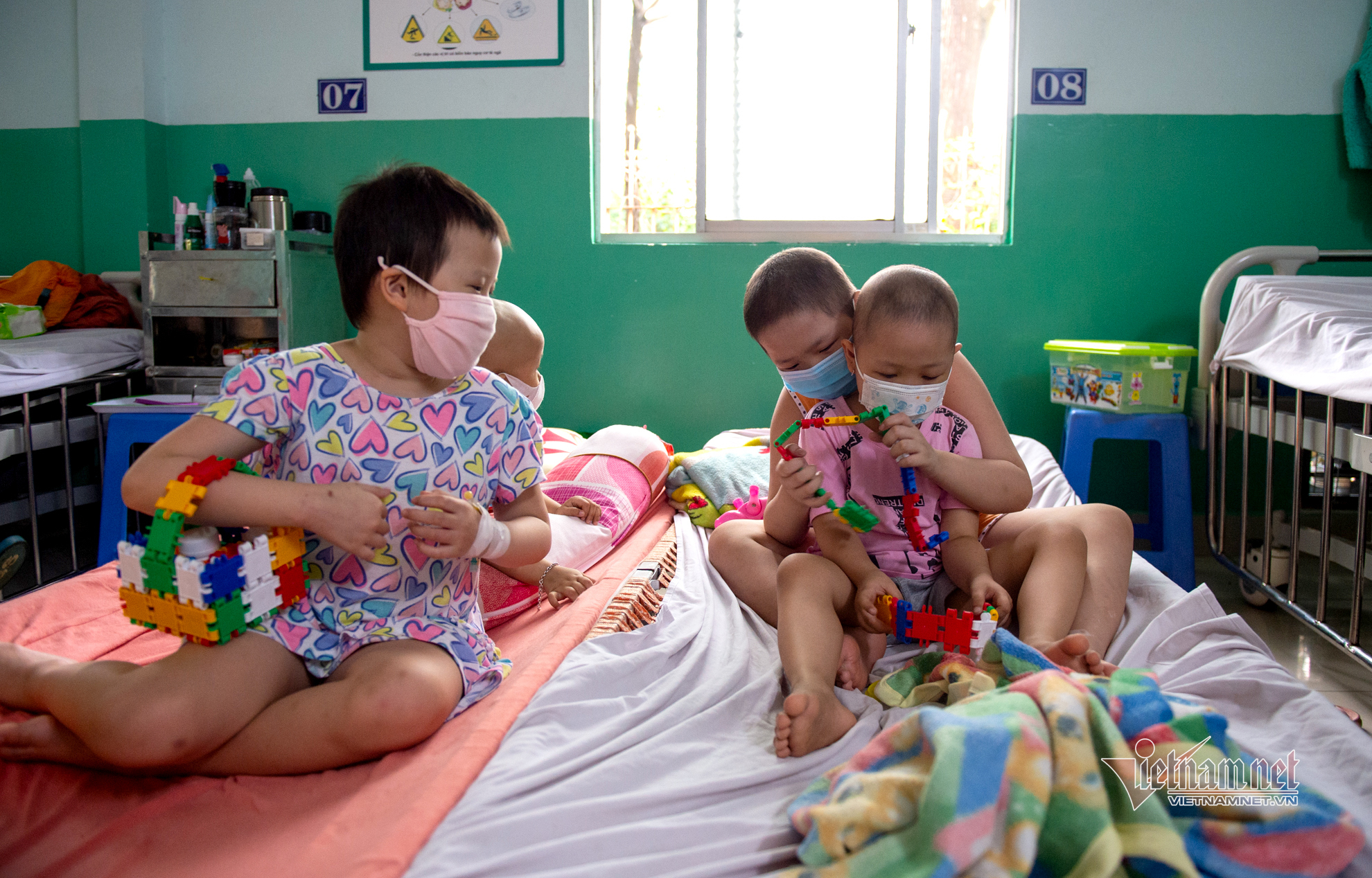 Lý do Việt Nam chưa tiêm vắc xin Covid-19 cho trẻ em ở thời điểm hiện tại