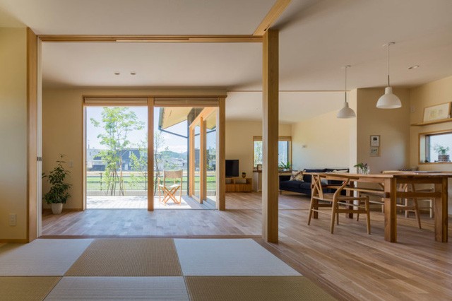 Ngôi nhà 2 tầng được thiết kế cực kỳ thông minh của cặp vợ chồng trẻ người Nhật
