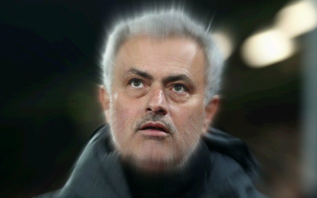 MU hoảng hồn, Mourinho đổi Pogba lấy Vidal