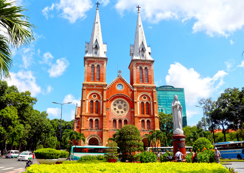 Nhà thờ Đức Bà Sài Gòn - một công trình kiến trúc Pháp tiêu biểu tại TP HCM. Ảnh: Hữu Công