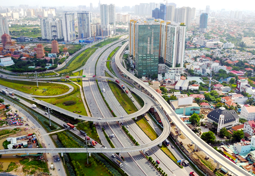 Hàng loạt cầu, nút giao thông sẽ được đưa vào sử dụng trong 2 năm tới. Ảnh: Quỳnh Trần.