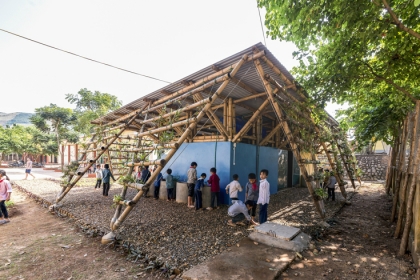 Kiến trúc sư Hà Nội trăn trở về nhà vệ sinh vùng khó khăn