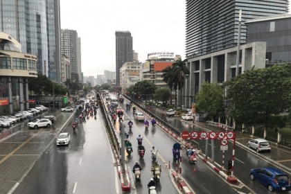 Sau trận mưa lớn, chất lượng không khí Hà Nội vẫn ở mức trung bình