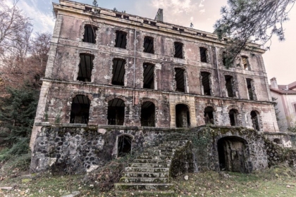11 tòa nhà xa xỉ từng phục vụ giới thượng lưu nhưng bị bỏ hoang