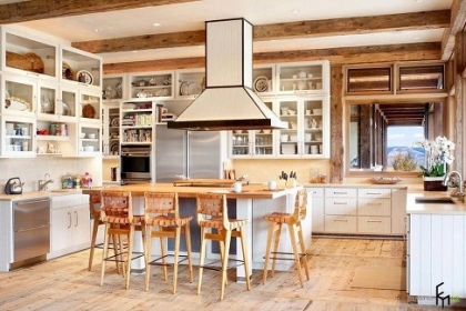 Căn bếp sang trọng với nội thất gỗ đơn giản
