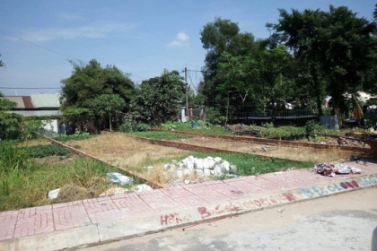 Tấp nập mua bán nhà đất 'ba chung' bất chấp cảnh báo