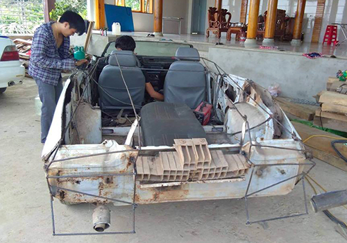 Chiếc Daiwo Cielo hư hỏng của bố mẹ anh Trung trước khi được độ thành Lamborghini. Ảnh: NVCC