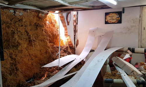 Cả gia đình ở Đà Lạt thoát nạn khi ngôi nhà bị đất sạt lở gây sập nhà
