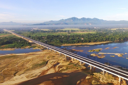 Mối nối cầu trên cao tốc 34.000 tỷ đồng phải sửa chữa