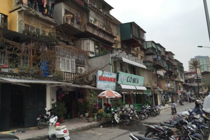 Hà Nội: Nhà xuống cấp trầm trọng, cư dân vẫn nói không với cải tạo