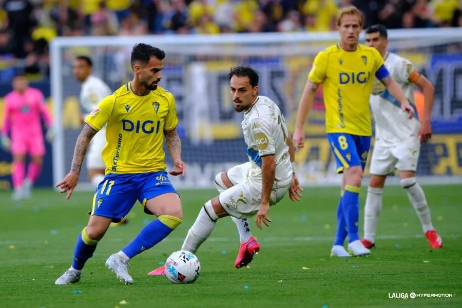 Stoichkov noquea al Cádiz