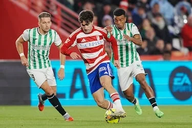 Isma Ruiz apura para verse ante el Granada